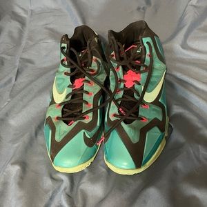 Nike LeBron 11 South Beach 2014 Size 11